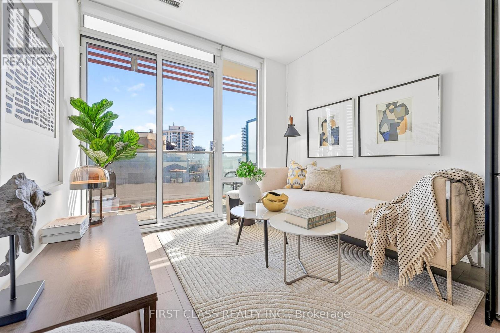 1602 - 18 MAITLAND TERRACE