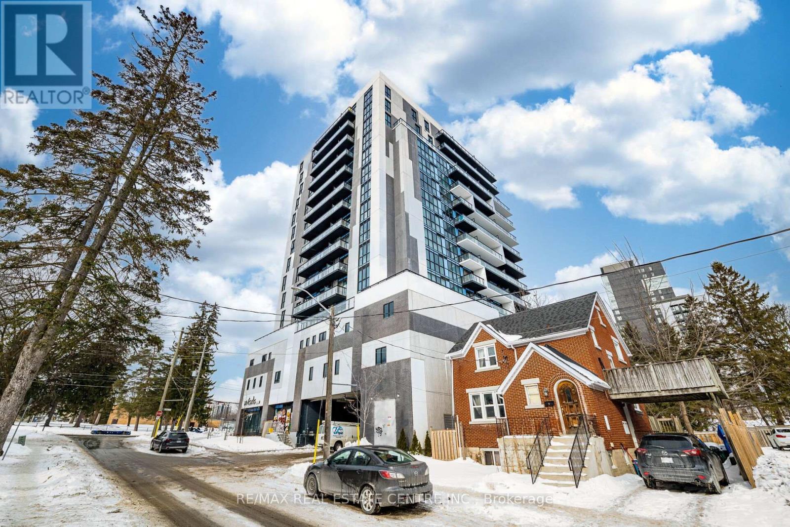 1007 - 128 KING STREET N