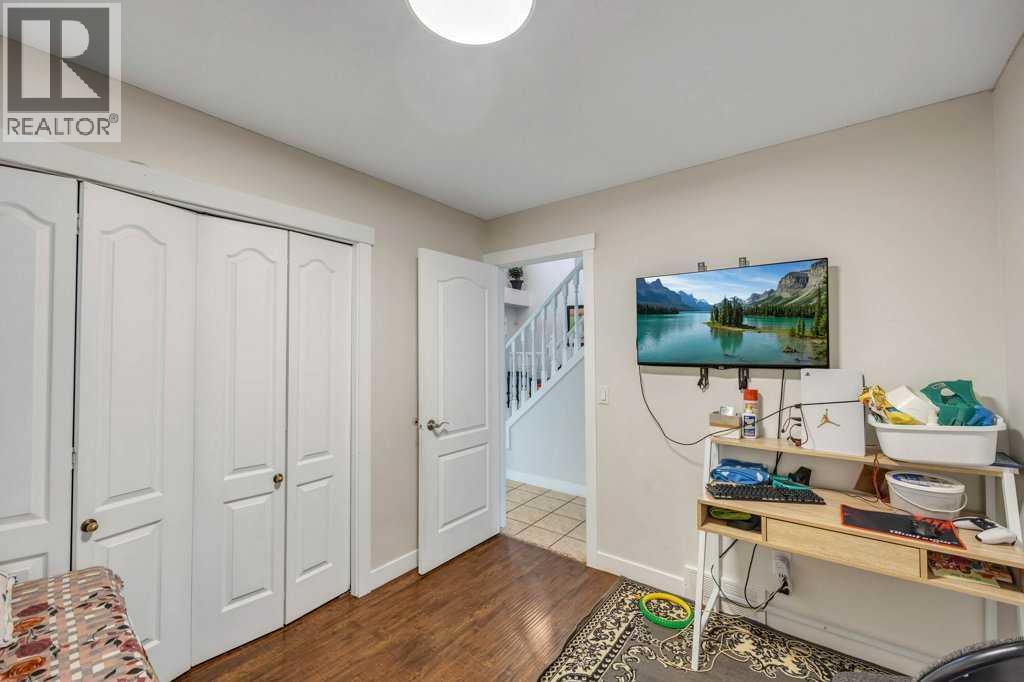 Single Family House for Sale in  Taracove Landing NE Taradale Calgary 