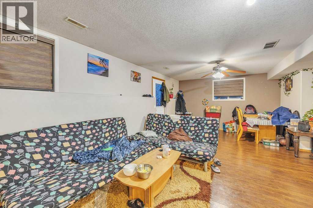 Single Family House for Sale in  Taracove Landing NE Taradale Calgary 