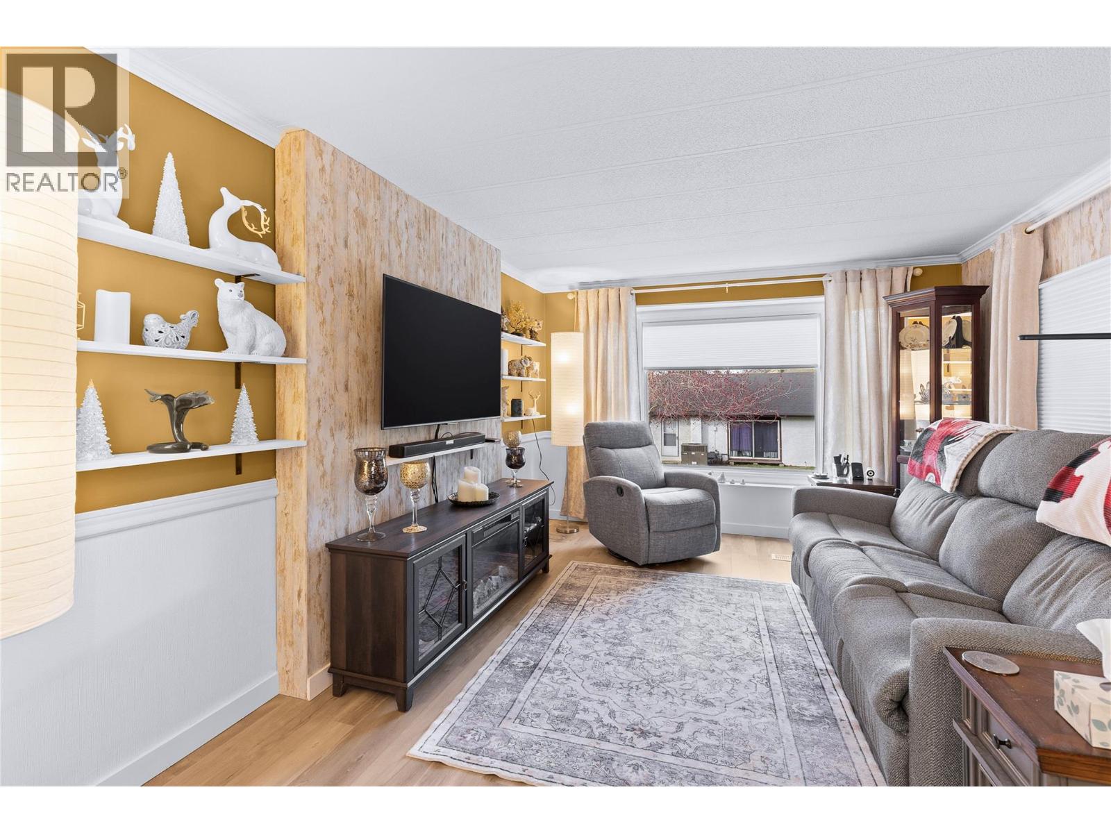 98 15401 Kalamalka Lake Road, Vernon