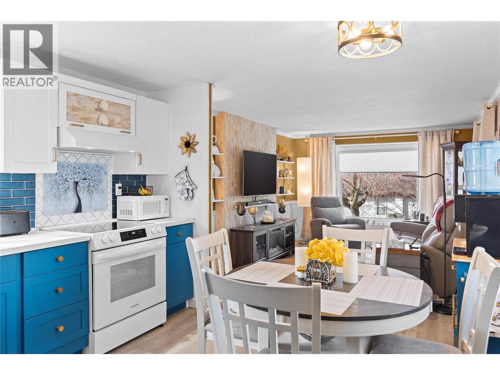 #98 15401 Kalamalka Lake Road - 15
