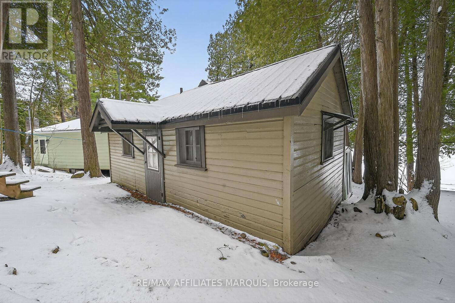 740 CEDAR PARK LANE — photo 35