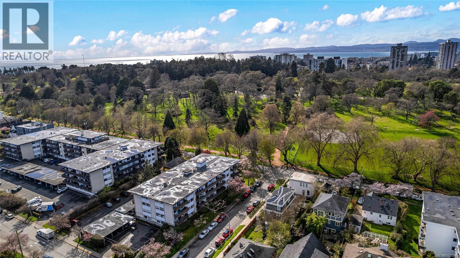 409 909 Pendergast Street, Victoria