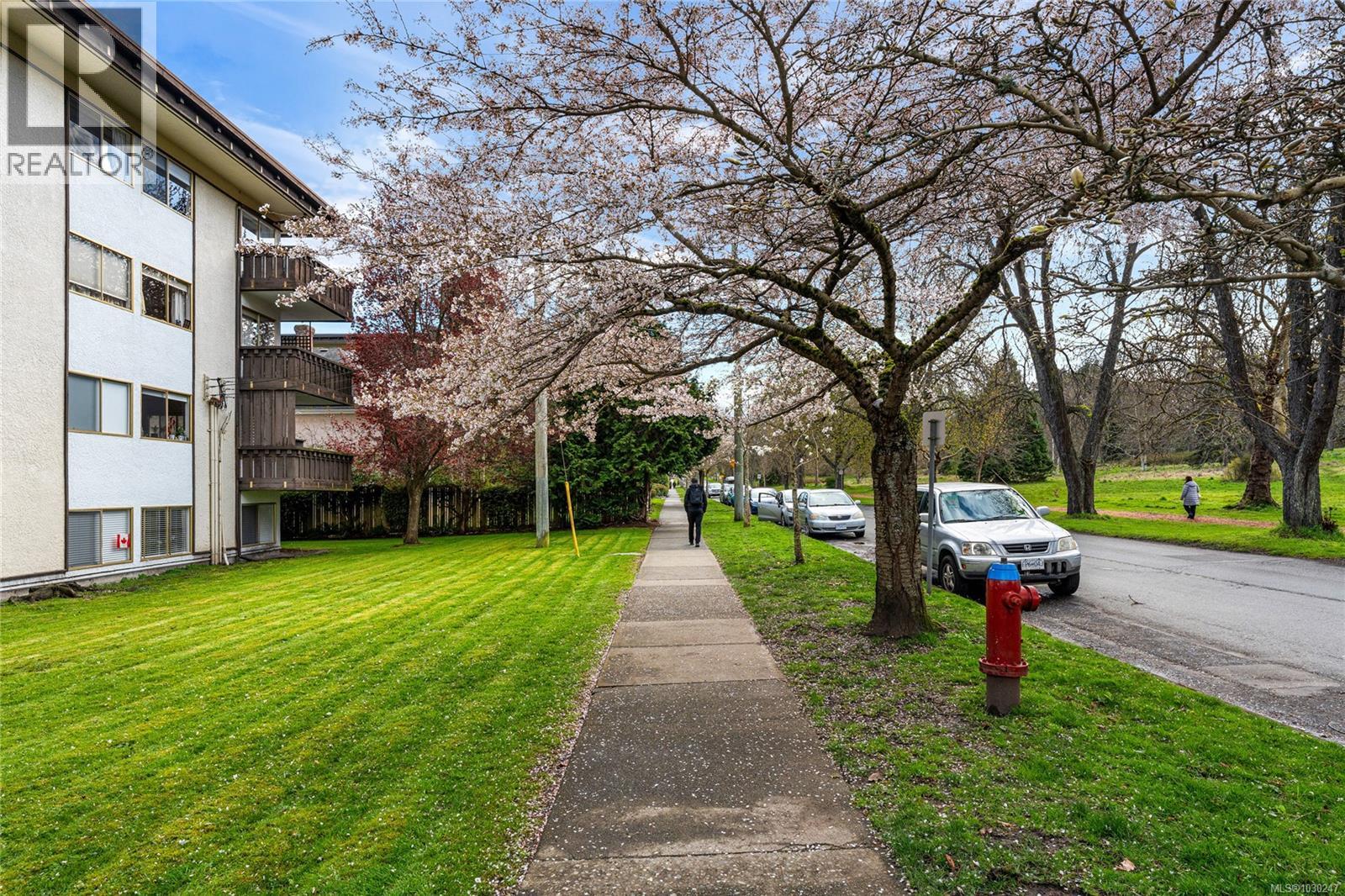 409 909 Pendergast Street, Victoria