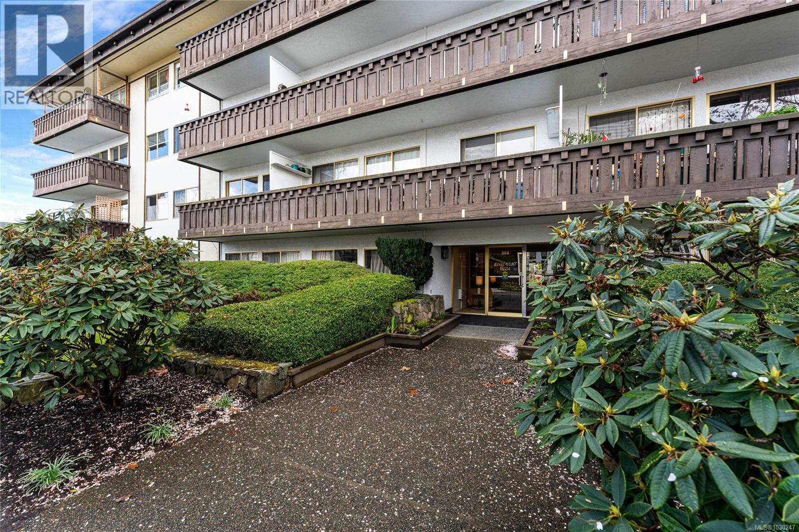 409 909 Pendergast Street, Victoria