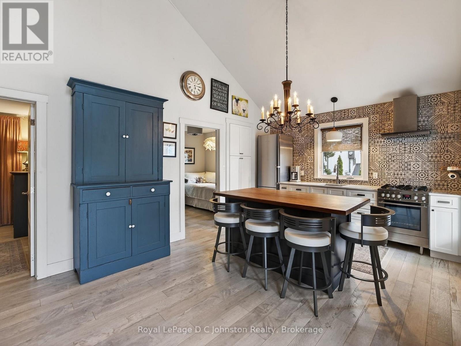 #106 383 MCNABB STREET - 16