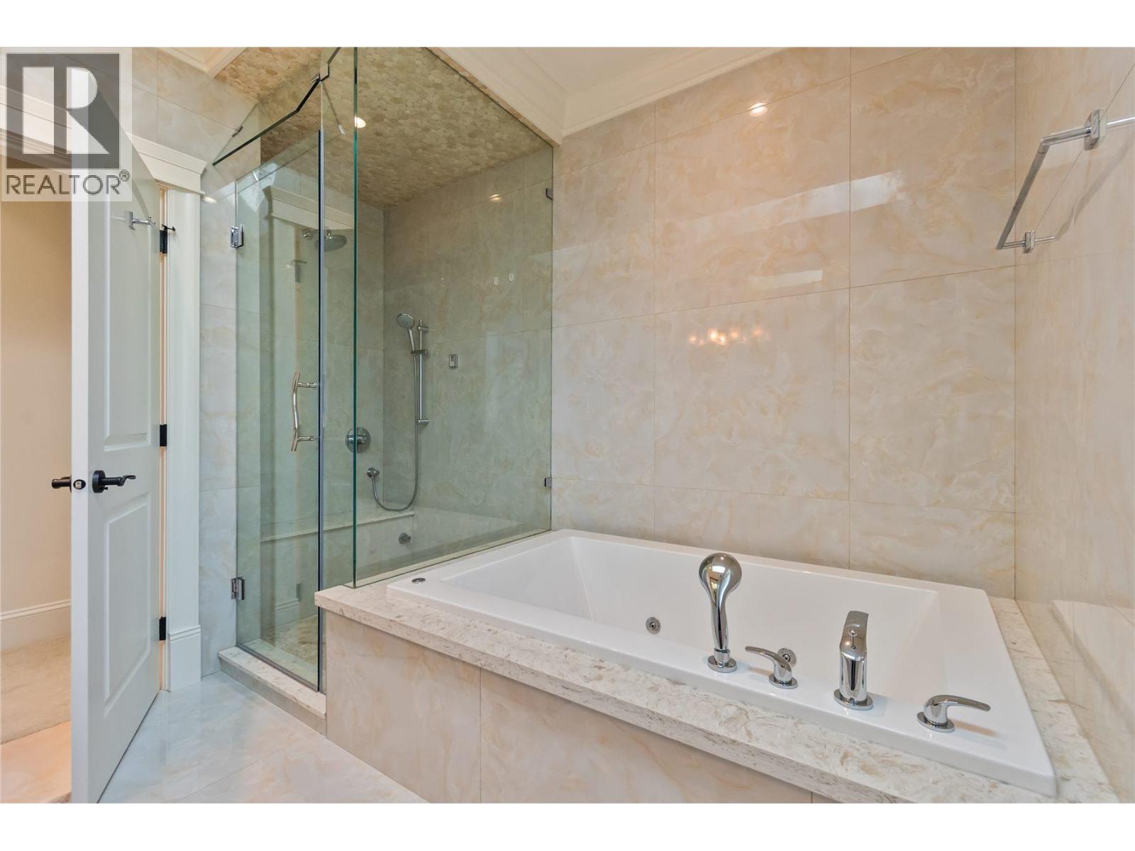 8371 MOWBRAY Road, Richmond