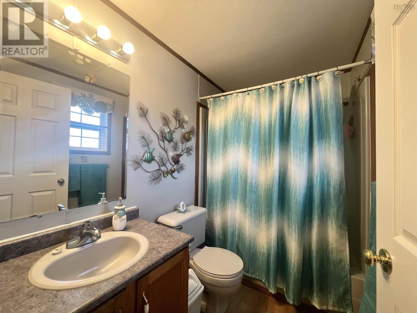 Property 16 of 22 of 214 Parklane Drive