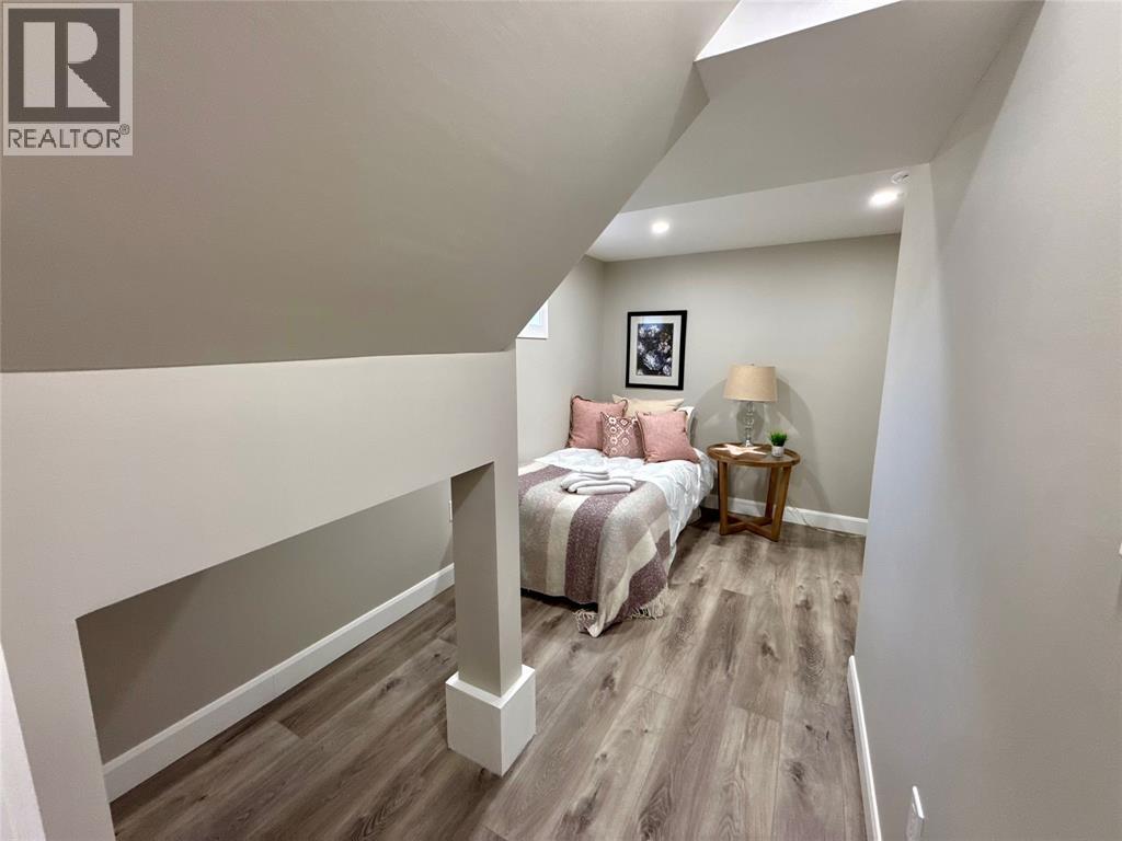 1100 Bruce STREET — photo 35