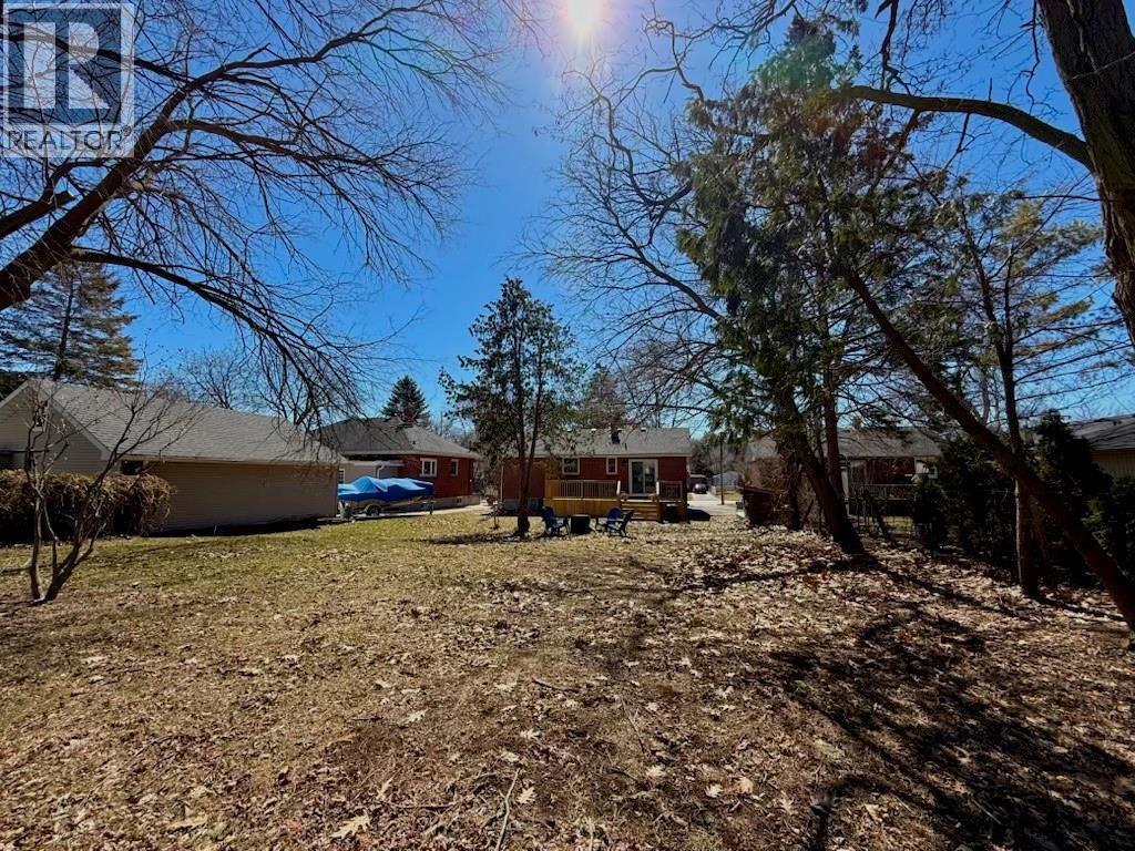 1100 Bruce STREET — photo 47
