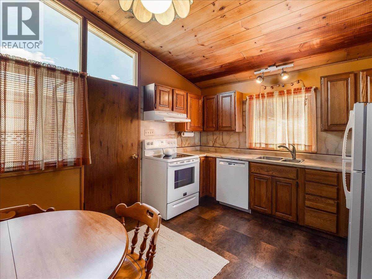 2225 7th Avenue, Trail