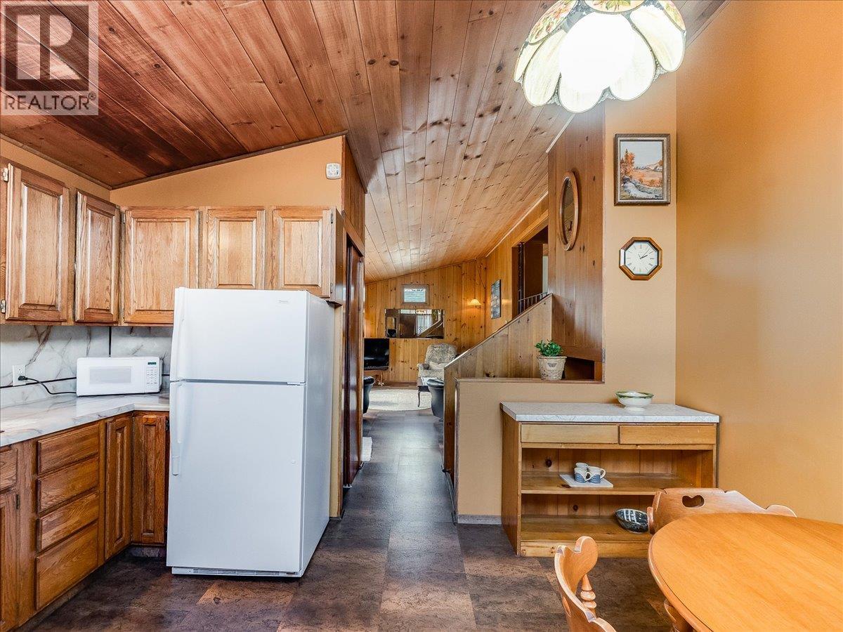 2225 7th Avenue, Trail