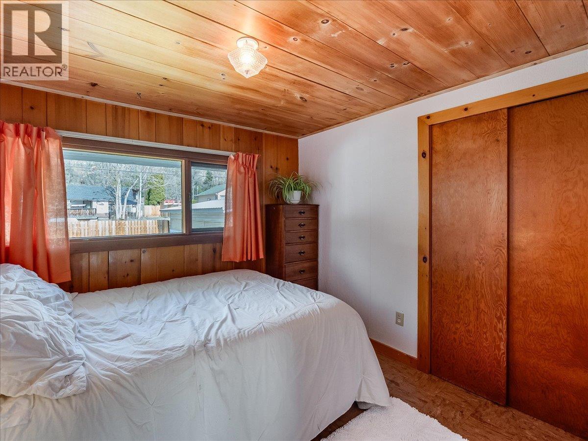 2225 7th Avenue, Trail