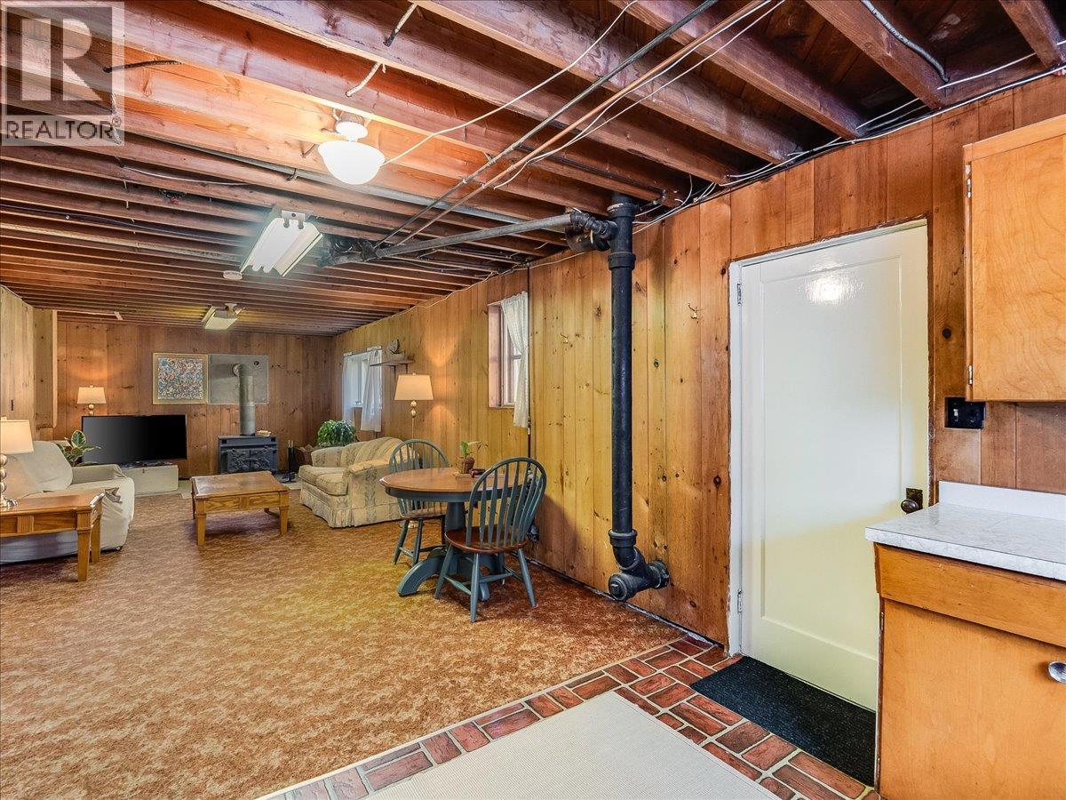 2225 7th Avenue, Trail