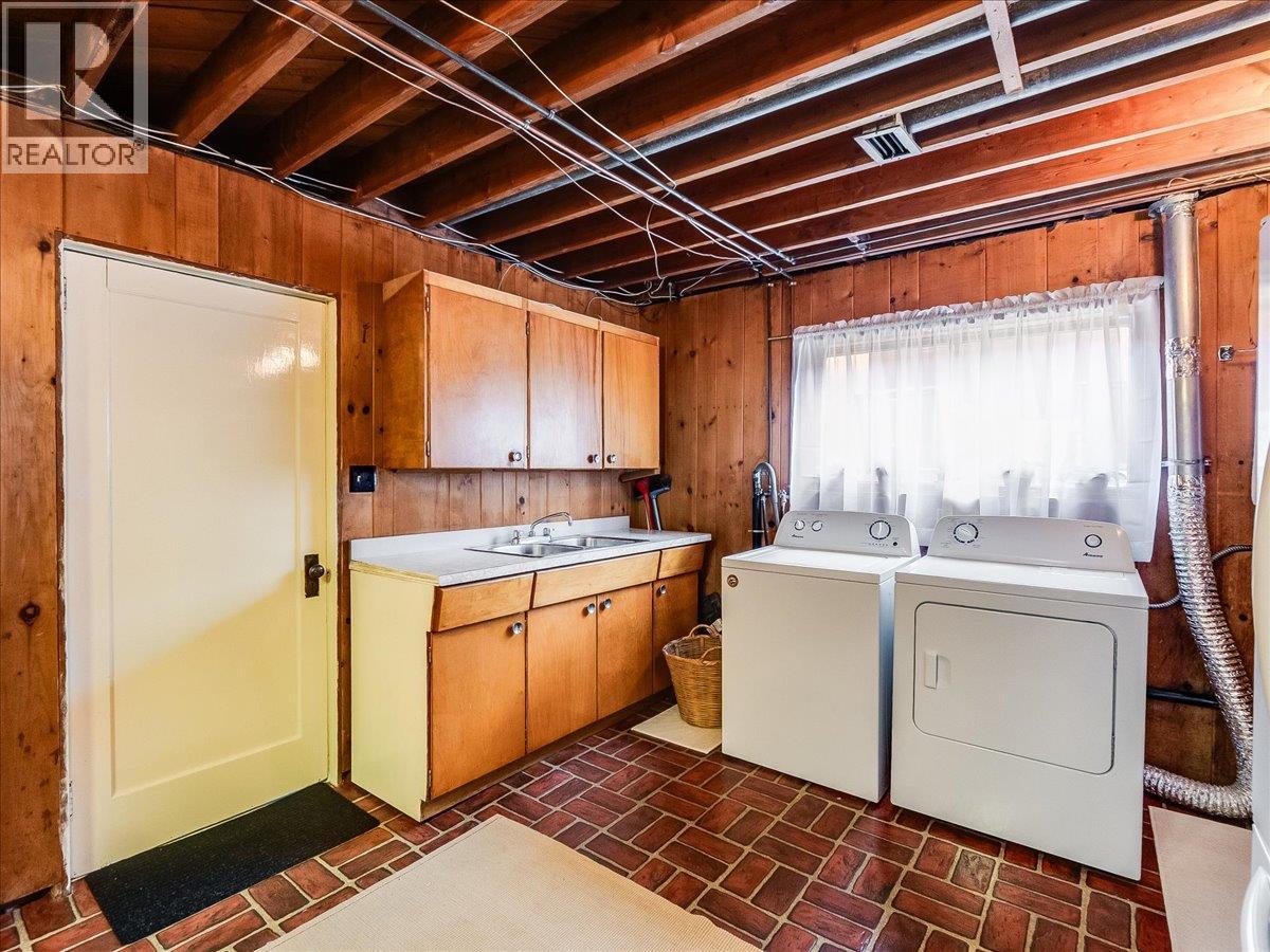 2225 7th Avenue, Trail