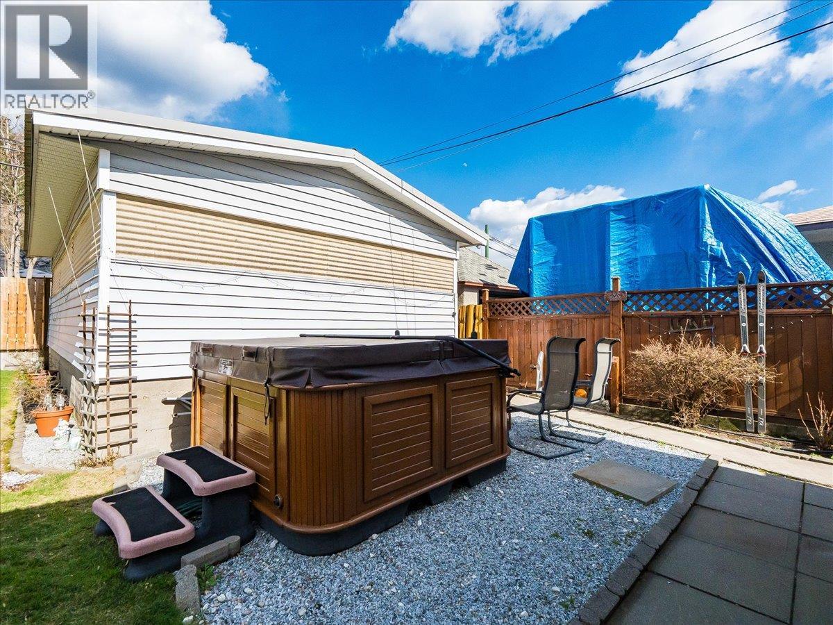 2225 7th Avenue, Trail