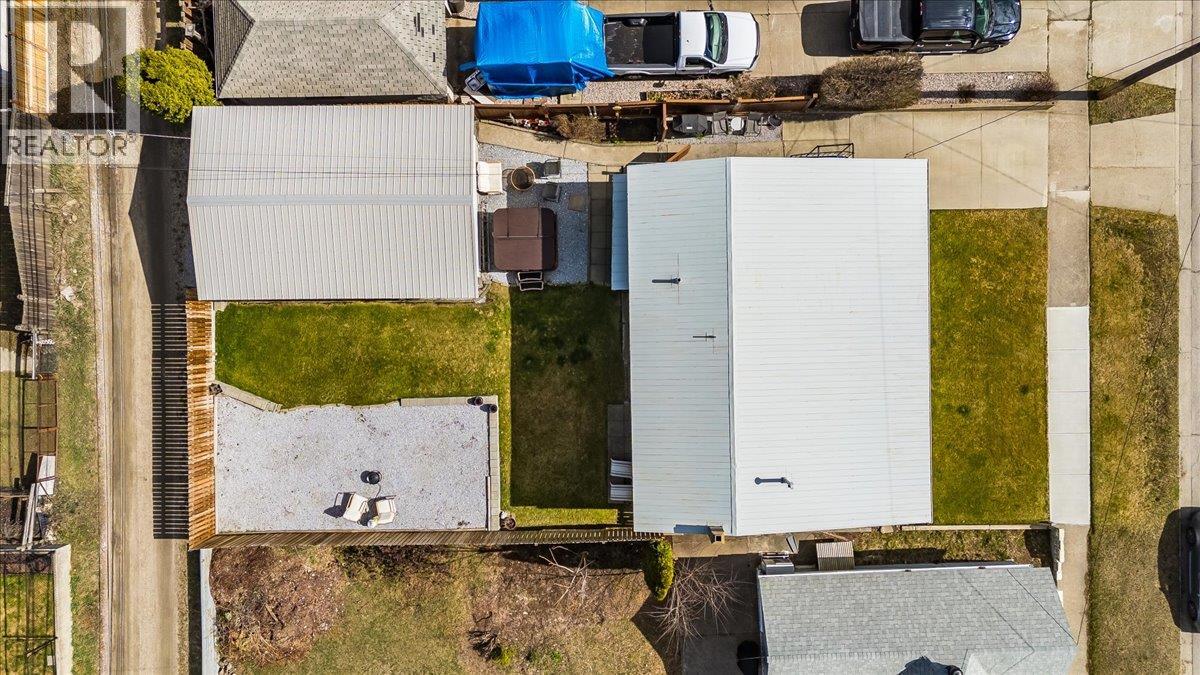 2225 7th Avenue, Trail