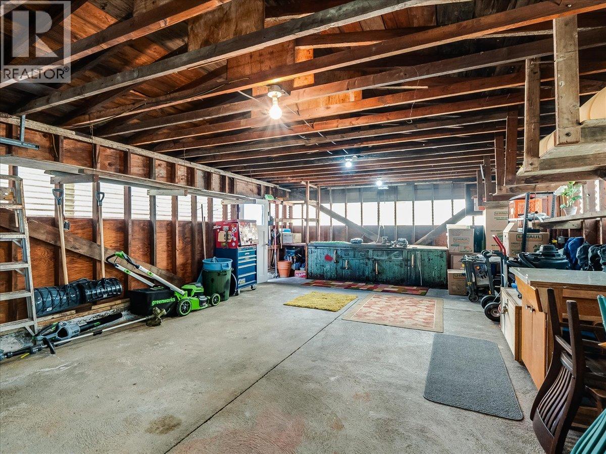 2225 7th Avenue, Trail