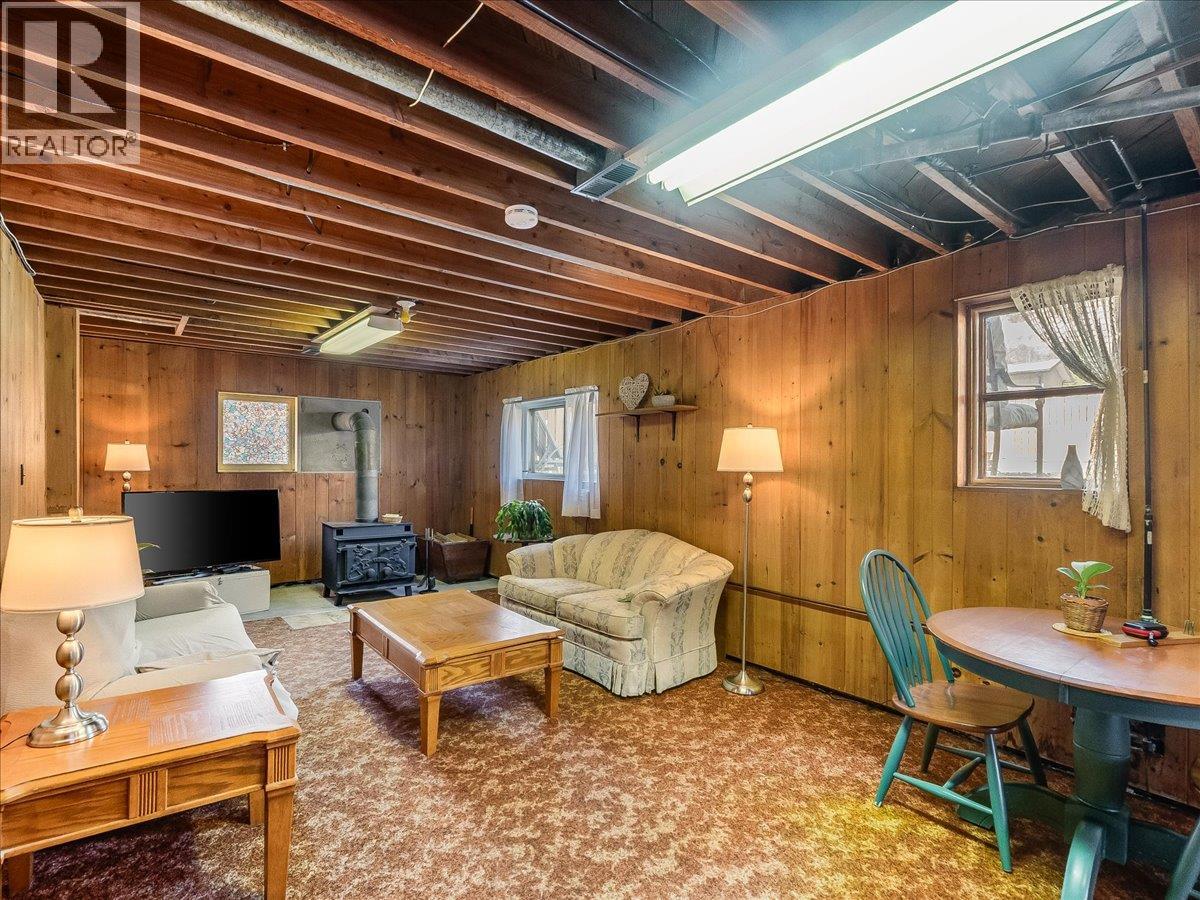 2225 7th Avenue, Trail