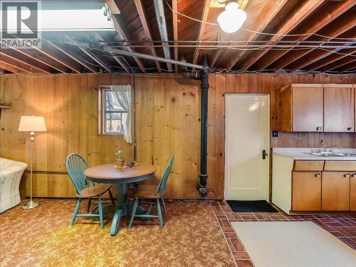 2225 7th Avenue, Trail