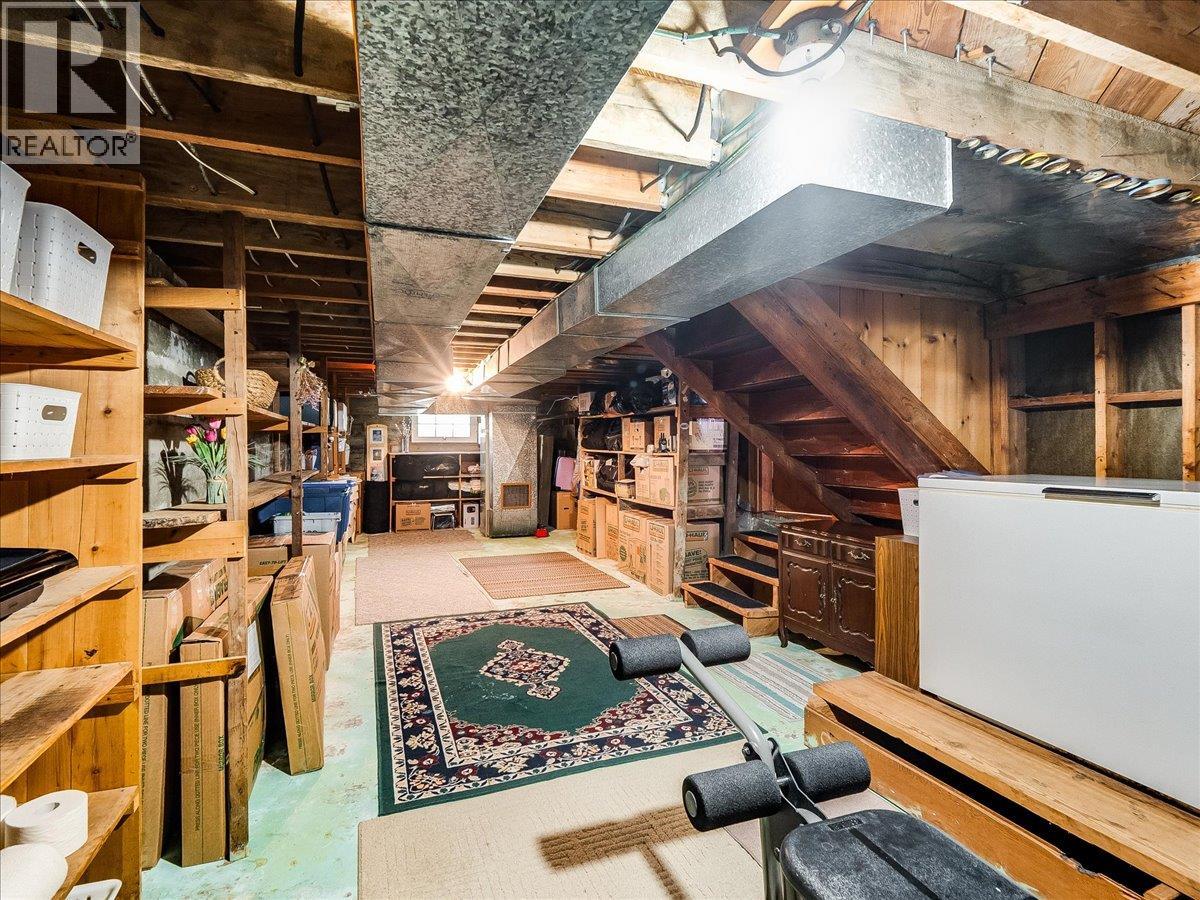 2225 7th Avenue, Trail