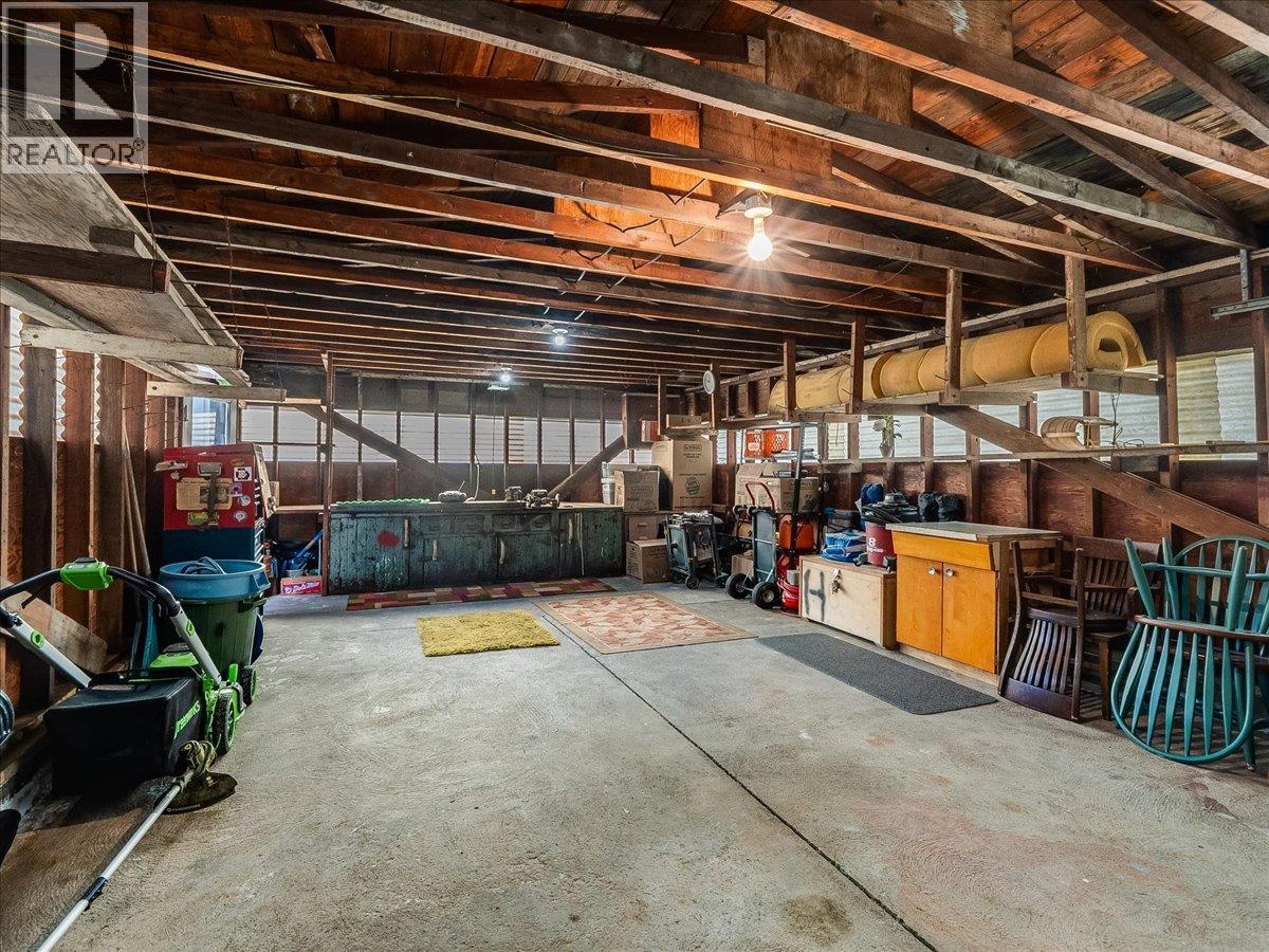 2225 7th Avenue, Trail