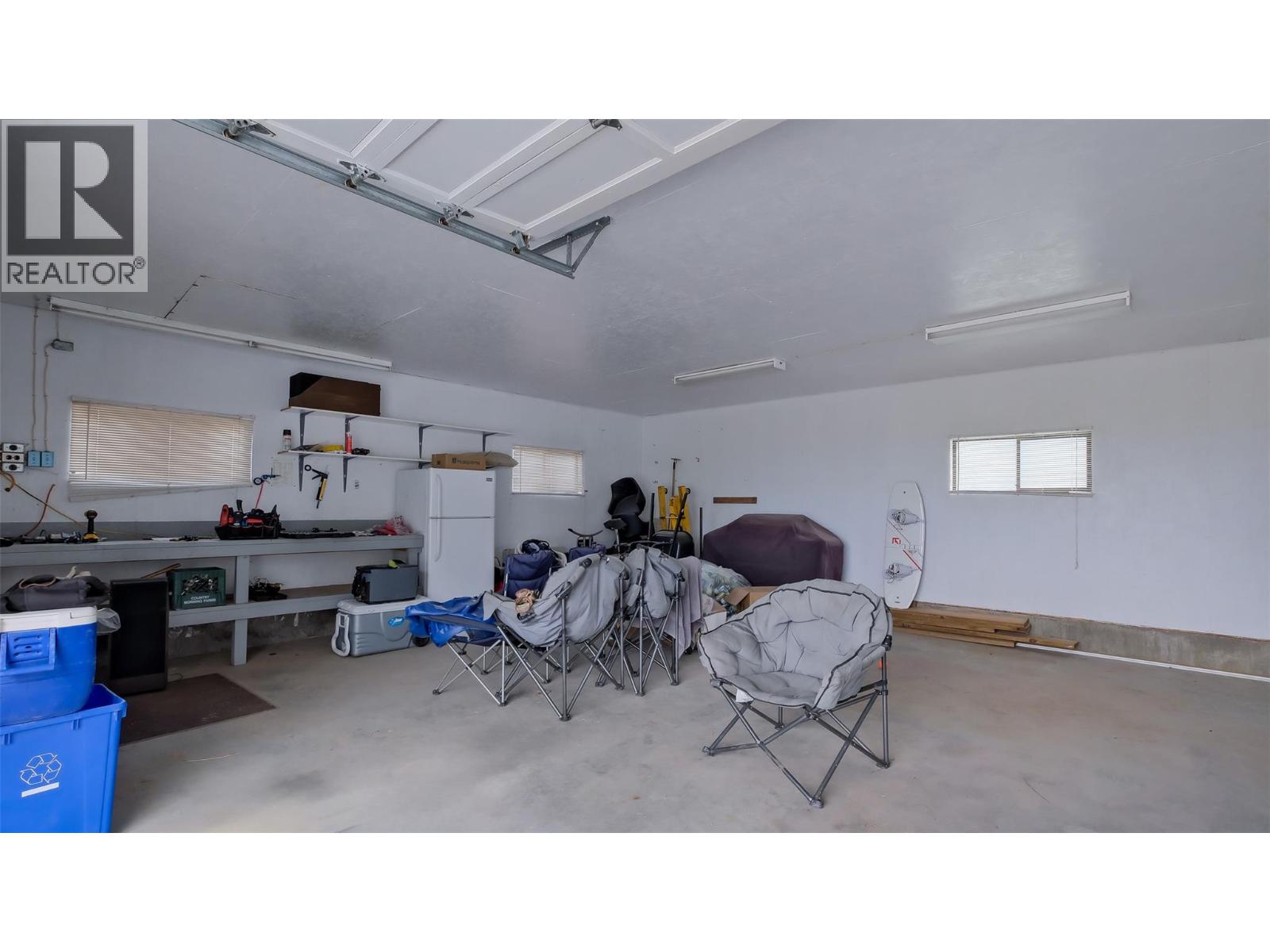 5711 White Street, Summerland