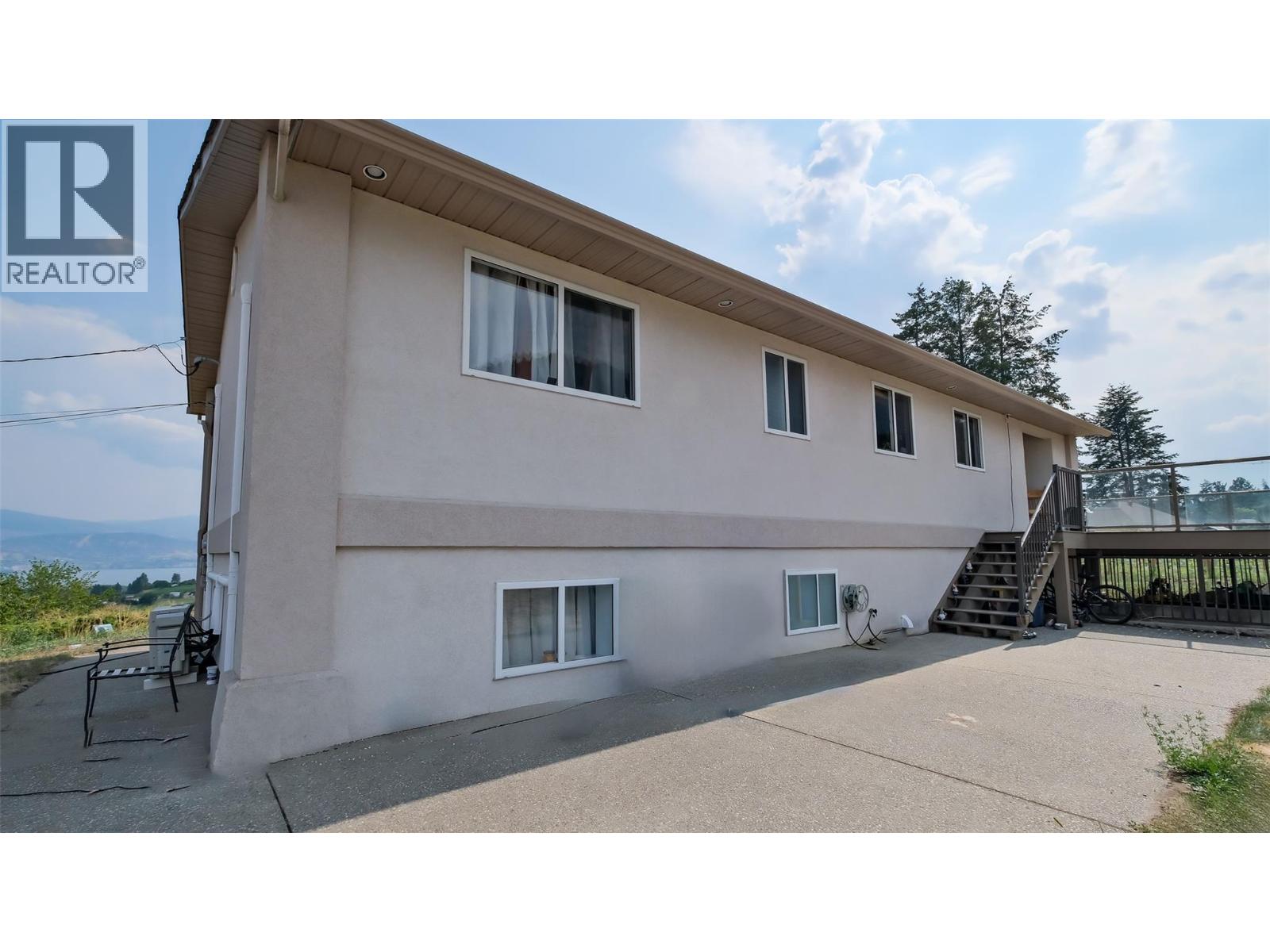 5711 White Street, Summerland