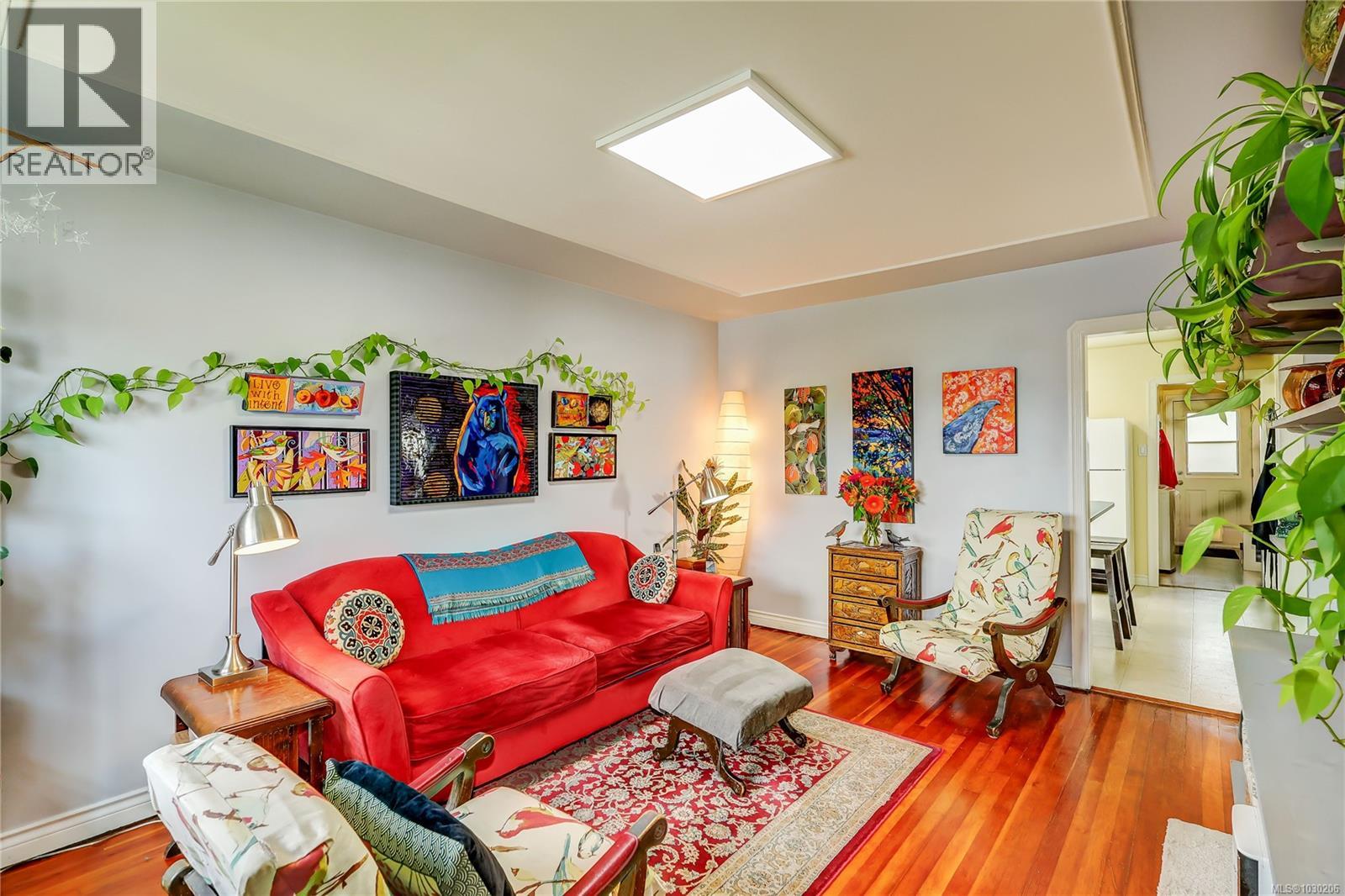 659 LAMBERT AVE - 10