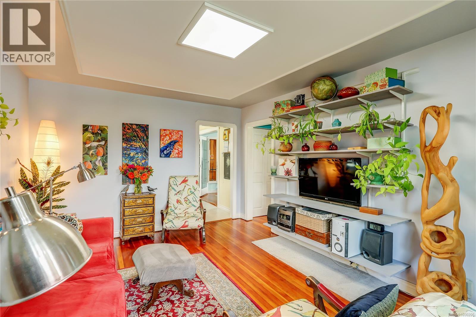 659 LAMBERT AVE - 12