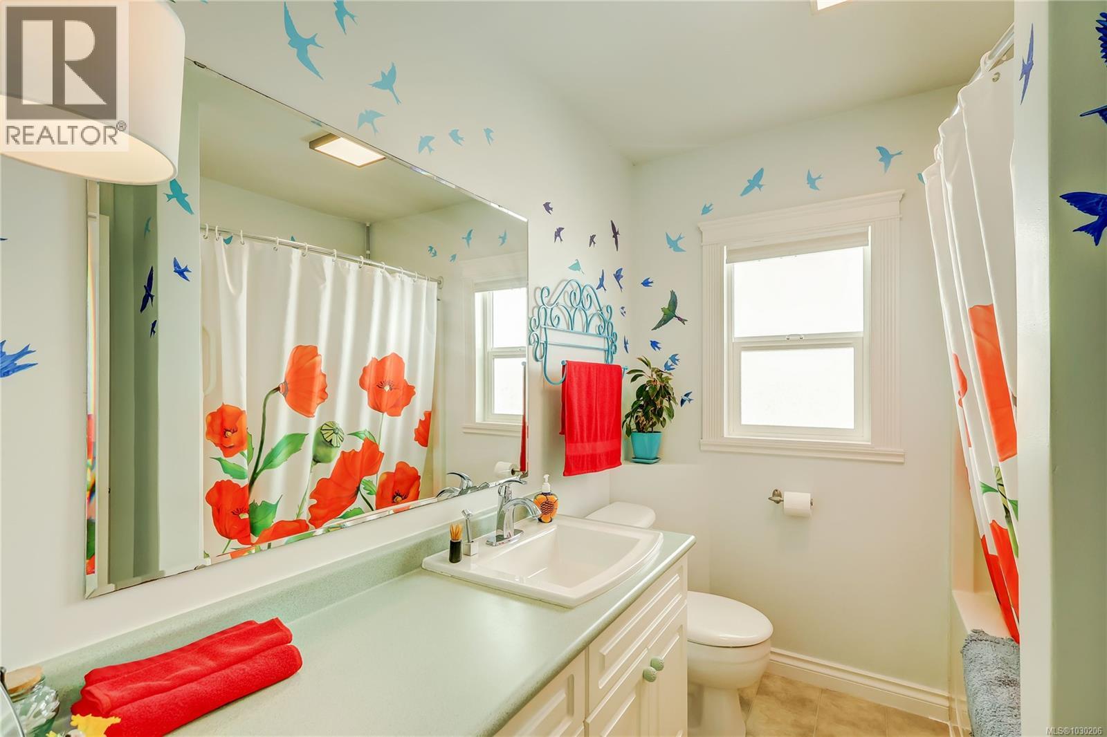 659 LAMBERT AVE - 24