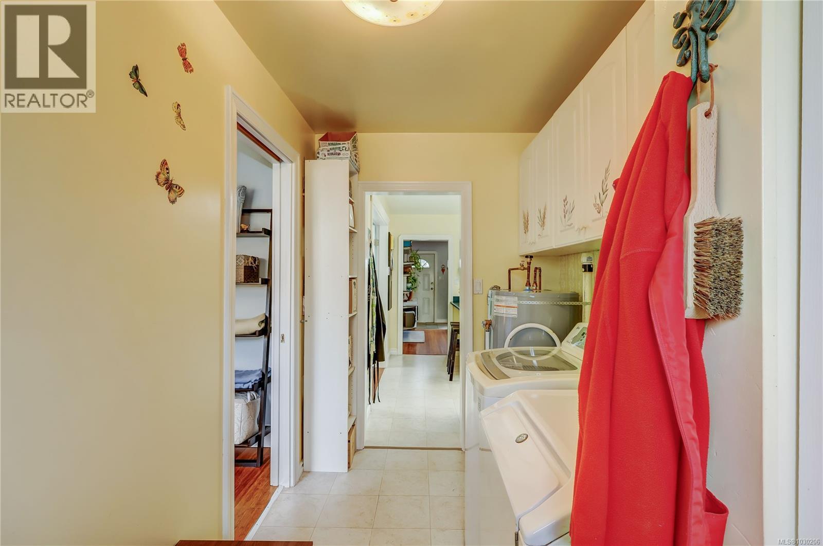 659 LAMBERT AVE - 27