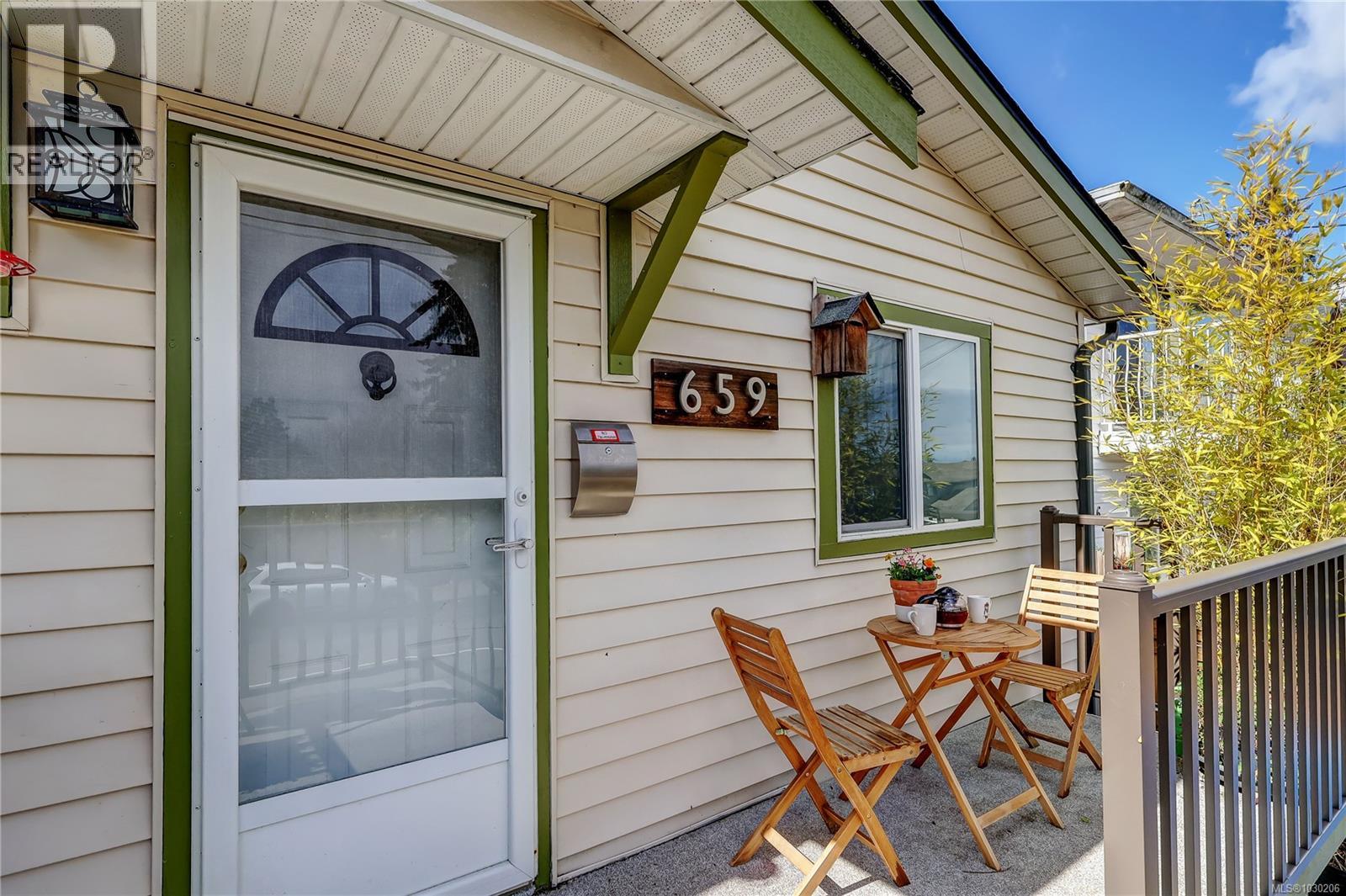 659 LAMBERT AVE - 37