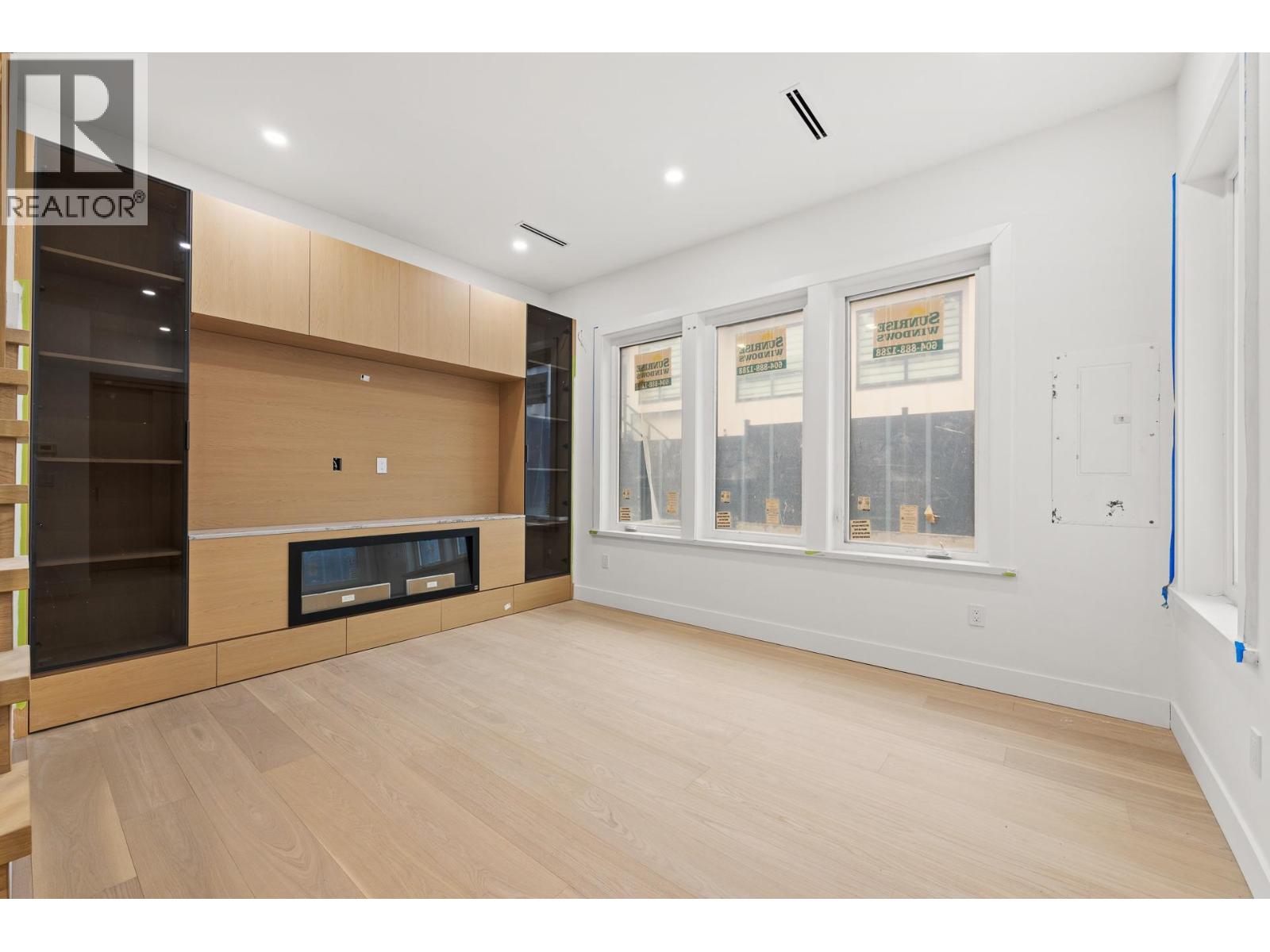 3 5115 BUXTON Street - main photo