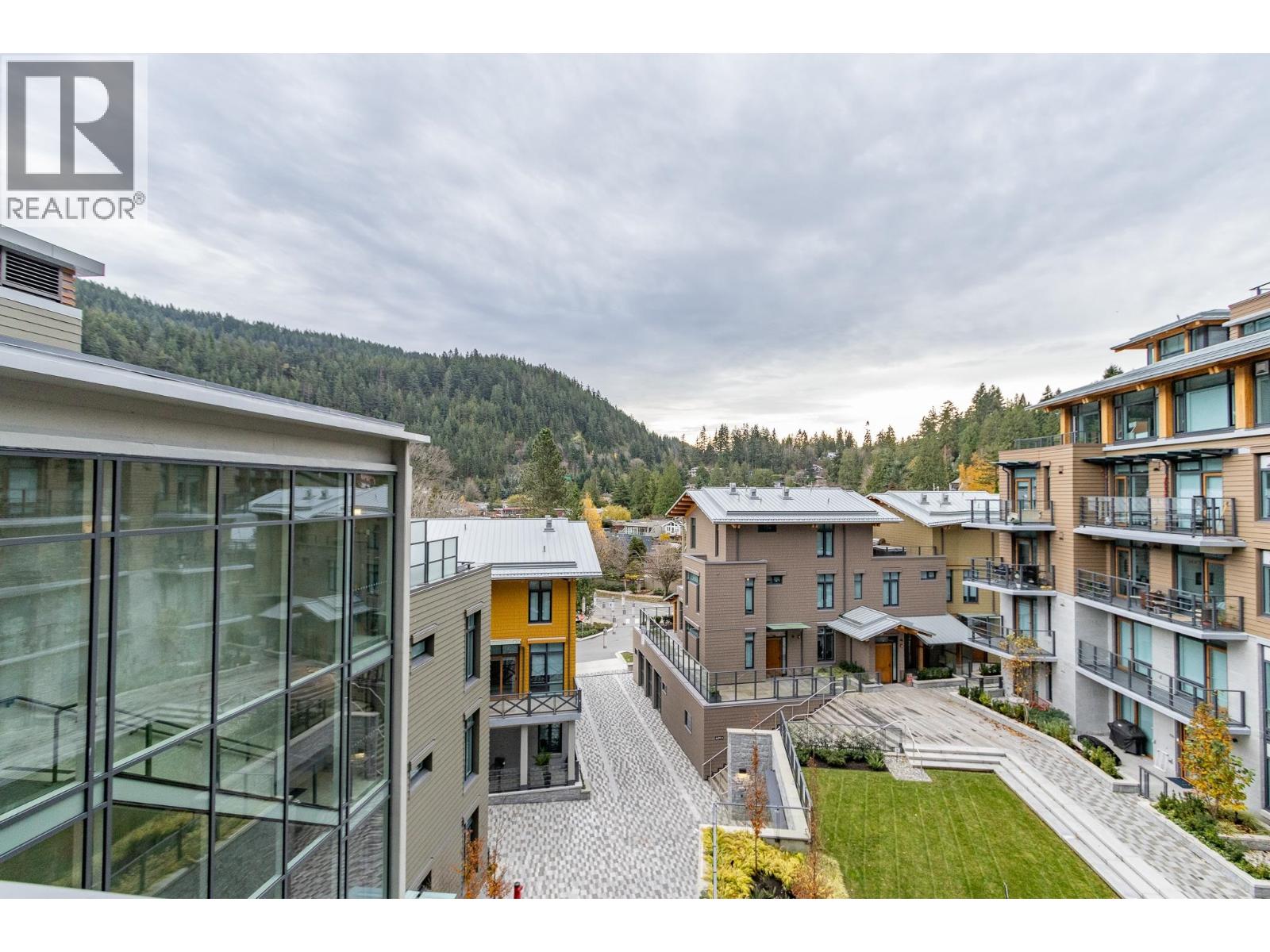 401 6687 NELSON AVENUE, West Vancouver