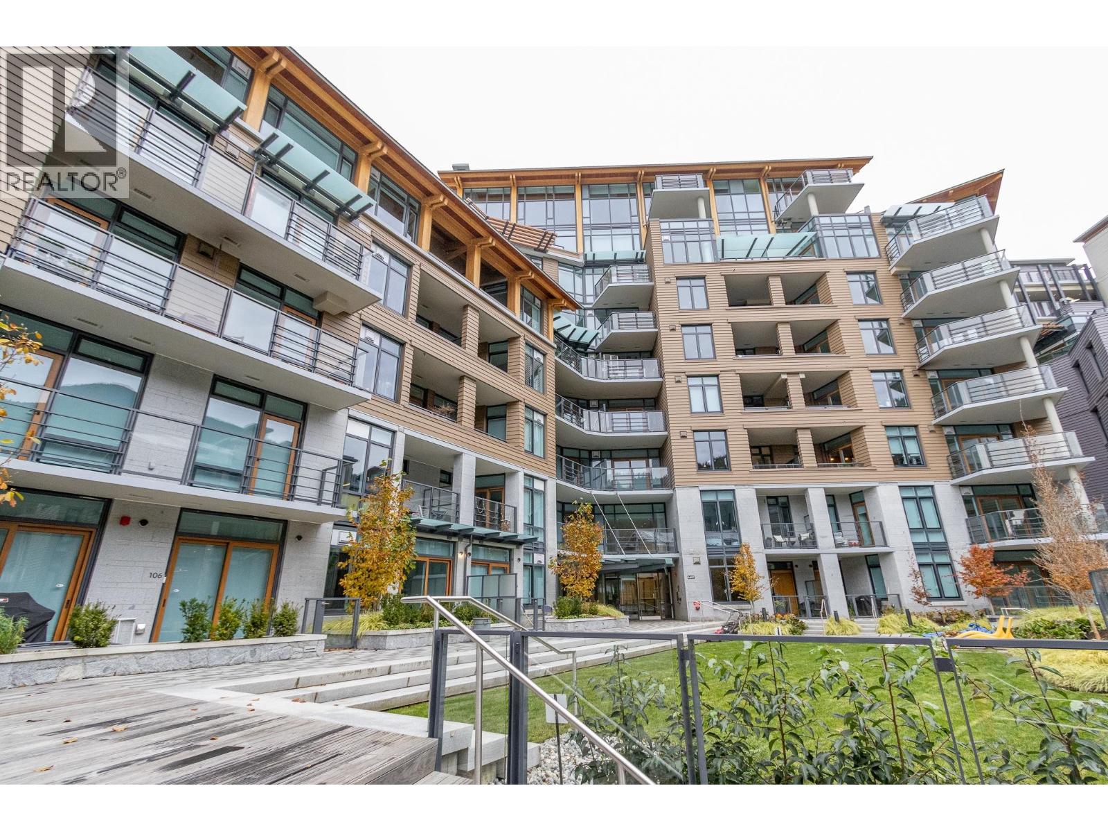 401 6687 NELSON AVENUE, West Vancouver