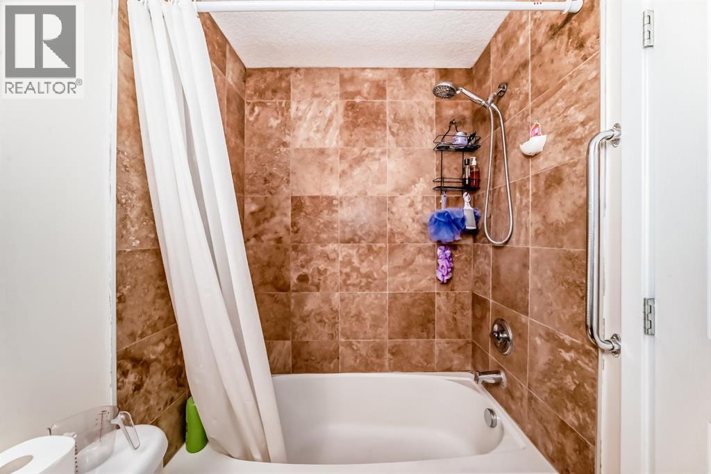 Single Family House Multi-level for Sale in   Taravista Drive NE Taradale Calgary 