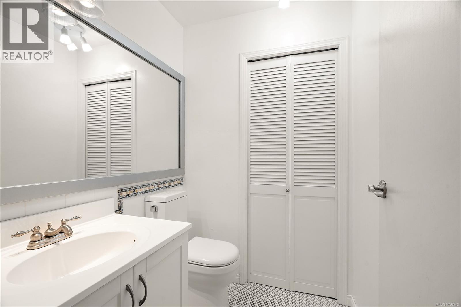 4 108 Dallas Road, Victoria