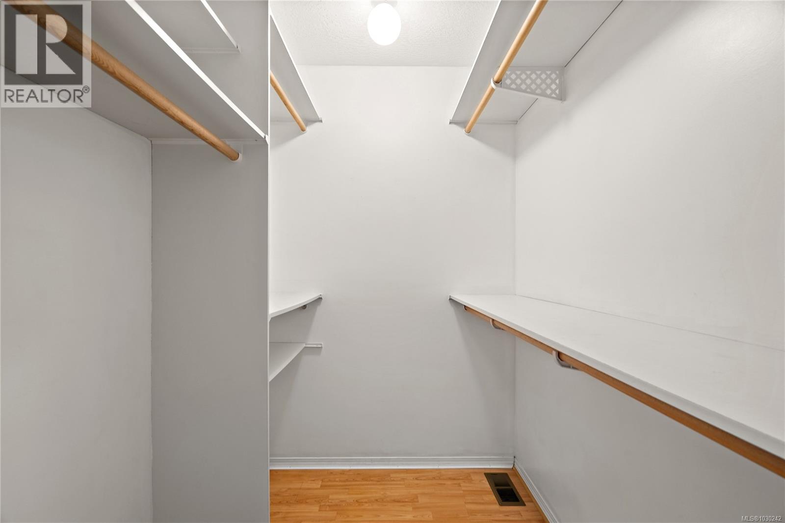 4 108 Dallas Road, Victoria