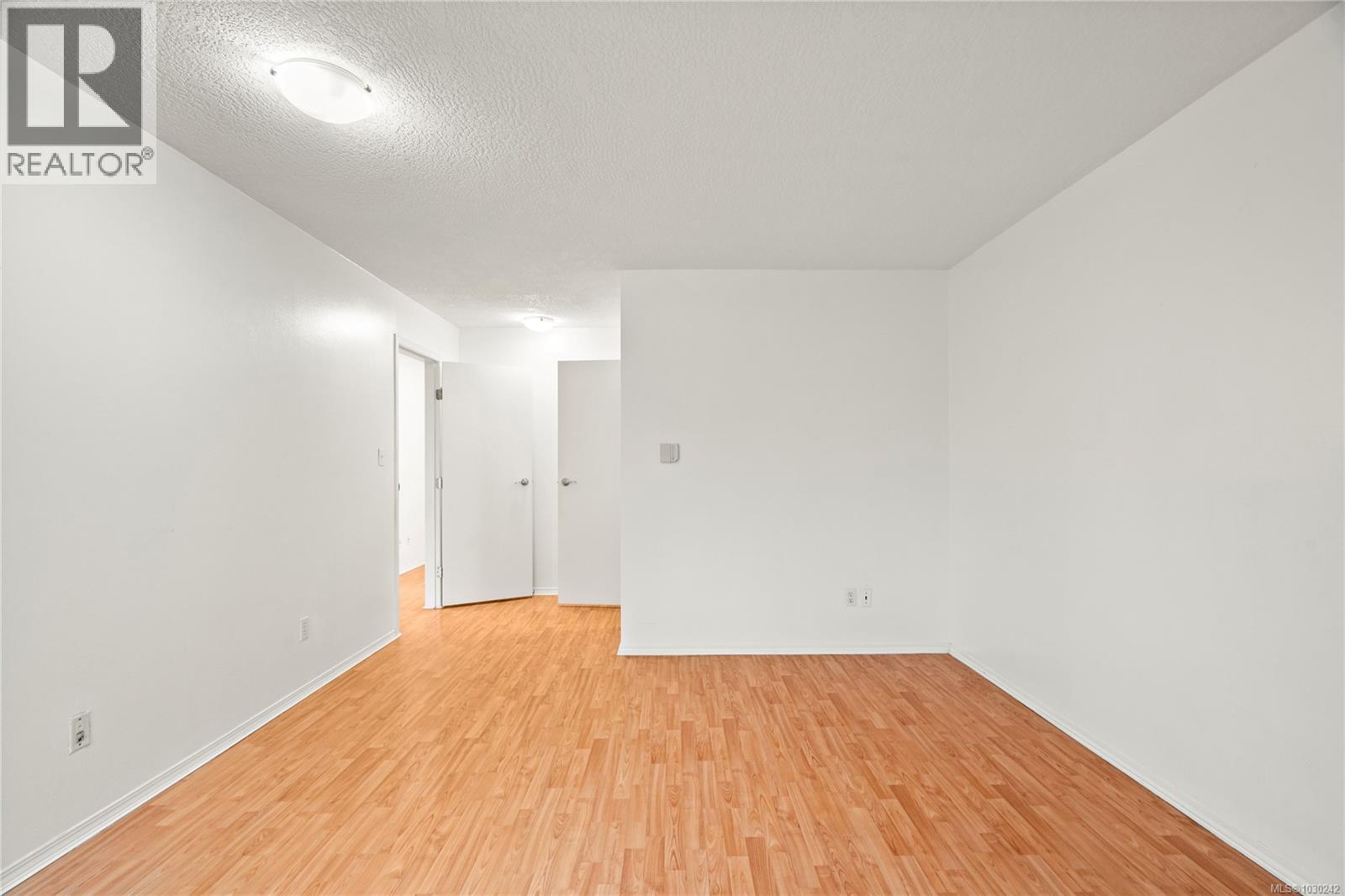 4 108 Dallas Road, Victoria