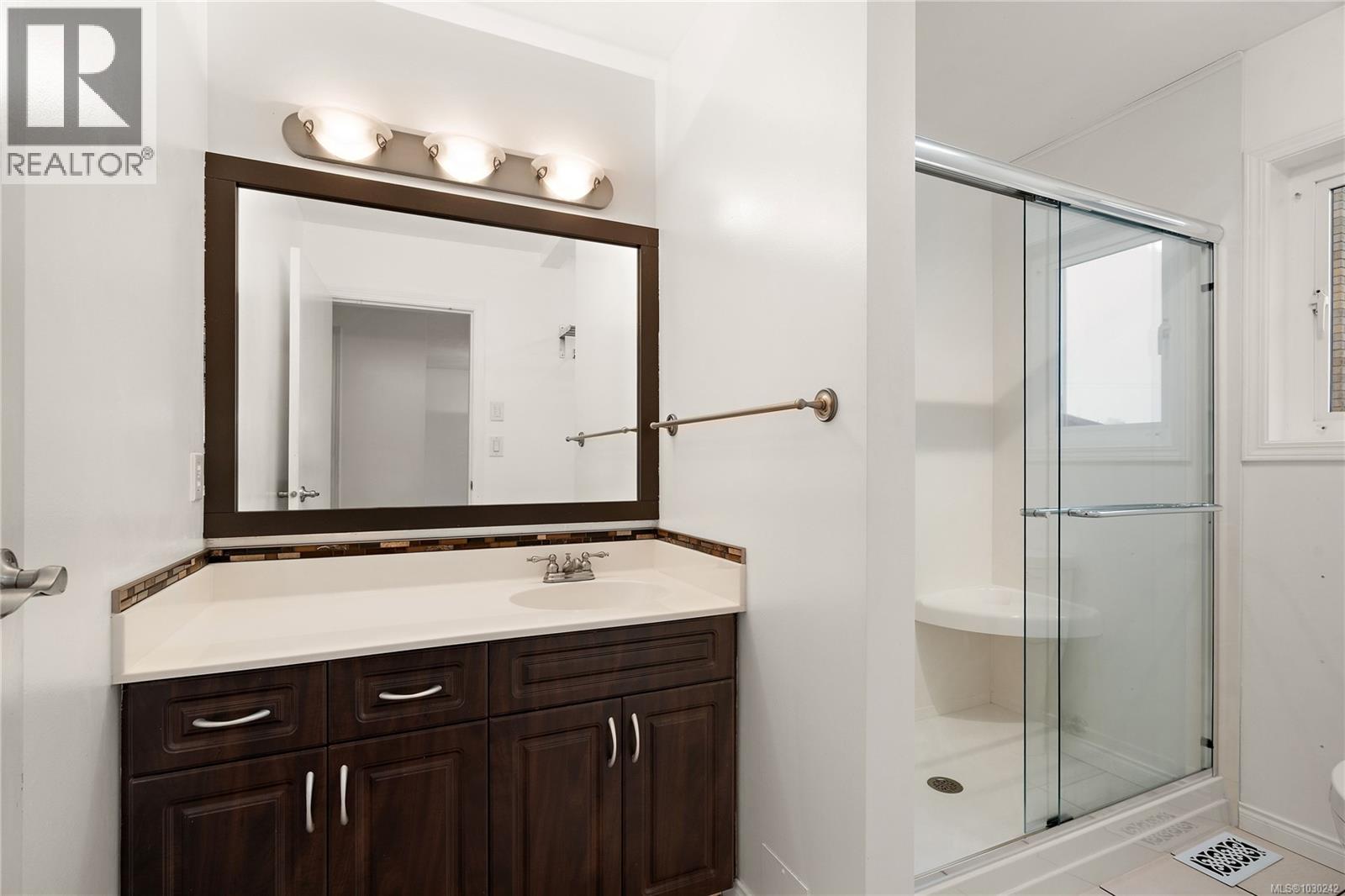 4 108 Dallas Road, Victoria