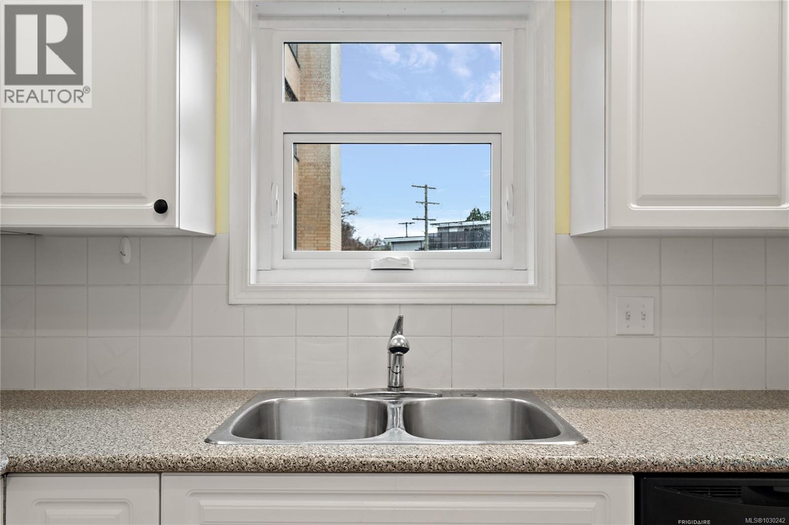 4 108 Dallas Road, Victoria