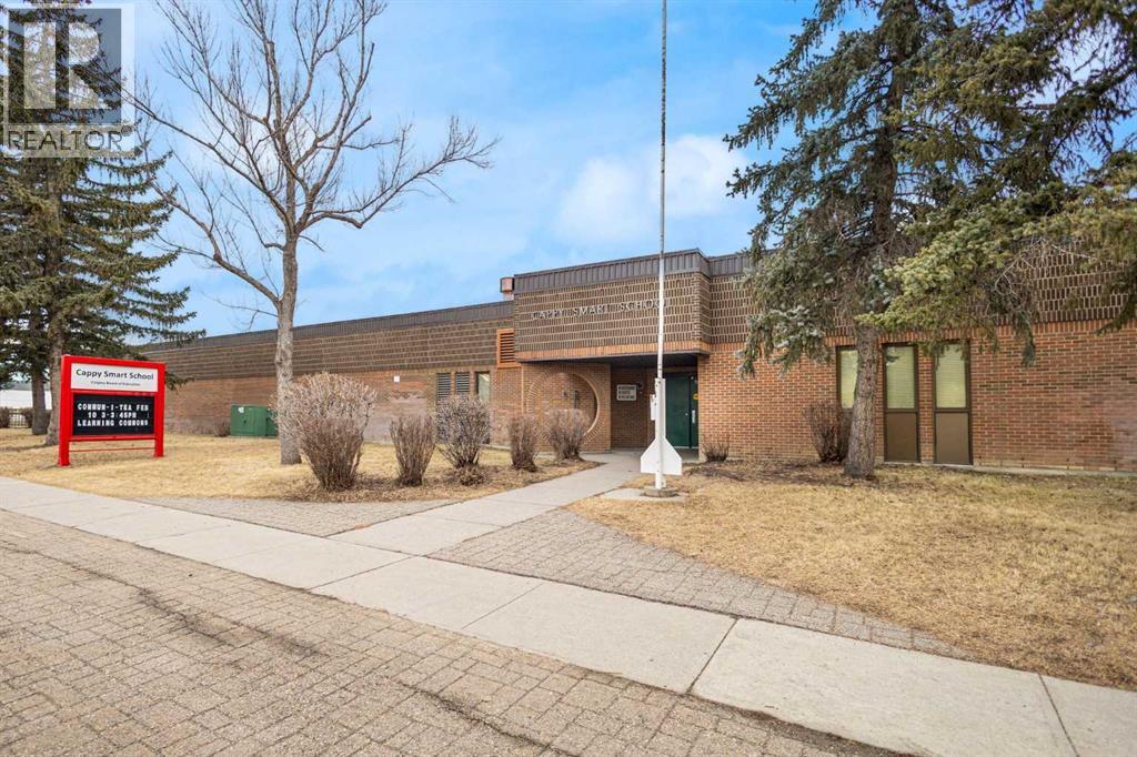 
          355 Georgian Villas
            <br/>
            <span>Calgary</span>
            , 
            <span>AB</span>
             <span>T2A7C7</span>
         - Photo 33