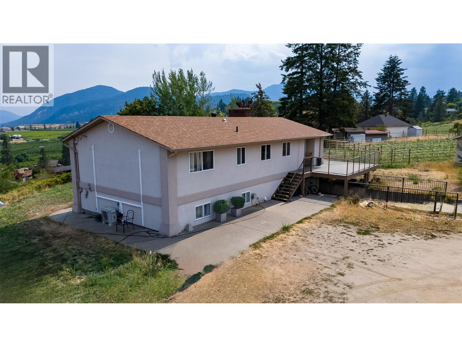 5711 White Street, Summerland