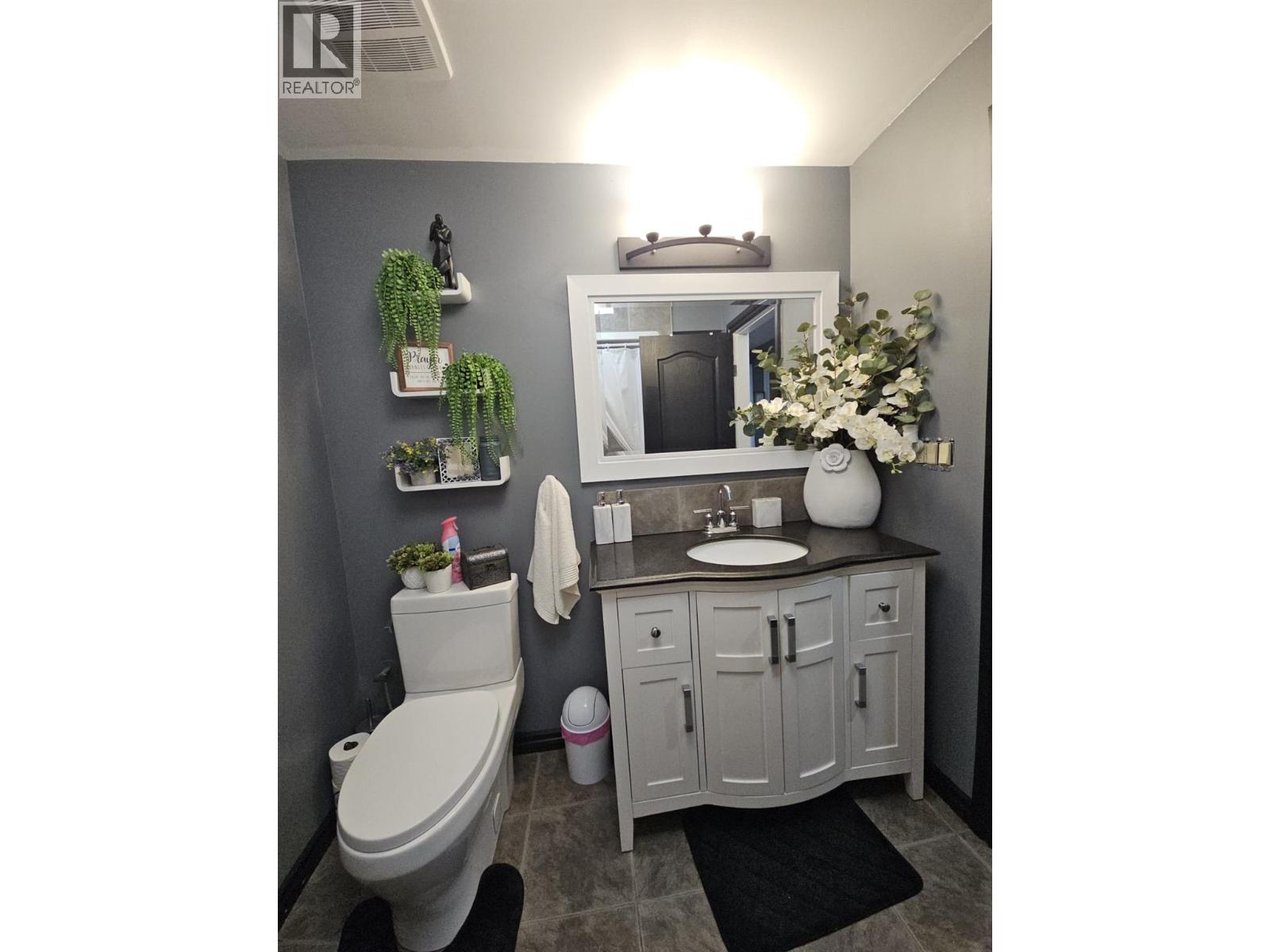 4709 45 Street NE, Chetwynd