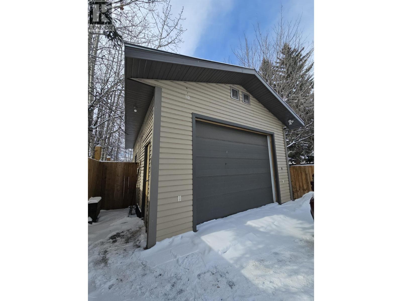 4709 45 Street NE, Chetwynd