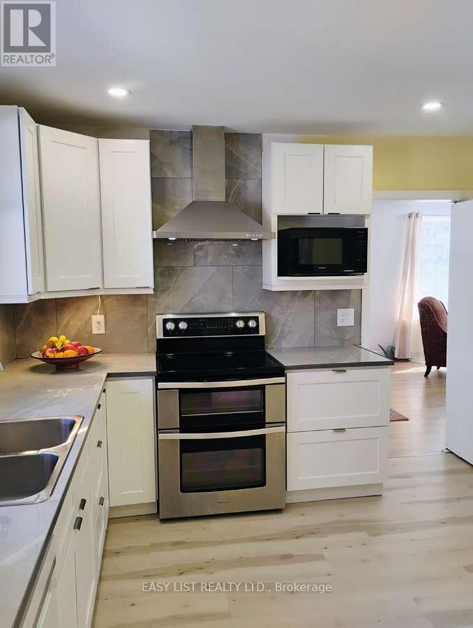 60 MARIPOSA AVENUE — photo 17