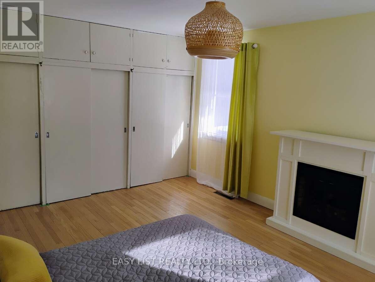 60 MARIPOSA AVENUE — photo 21