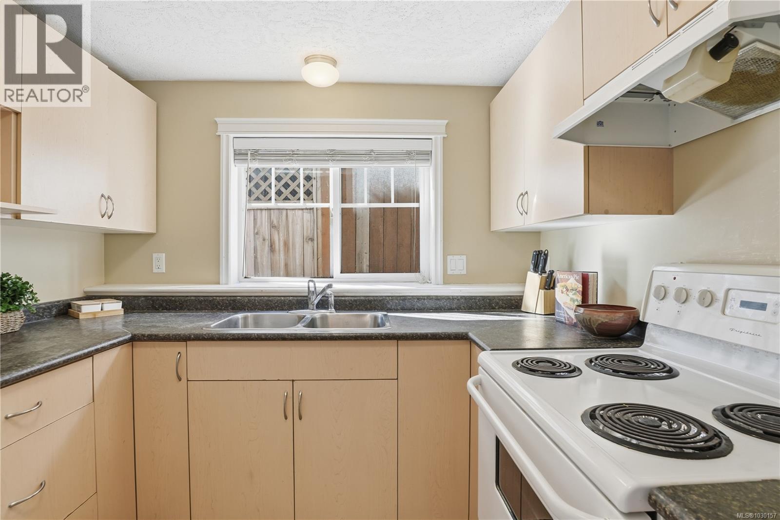 #104 2766 PEATT RD - 26